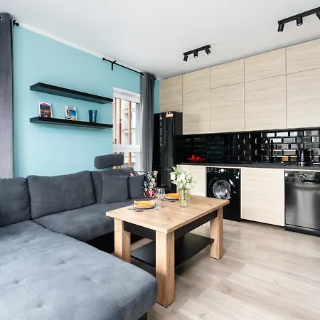 דירה Modern With Balcony & Free Garage By Renters