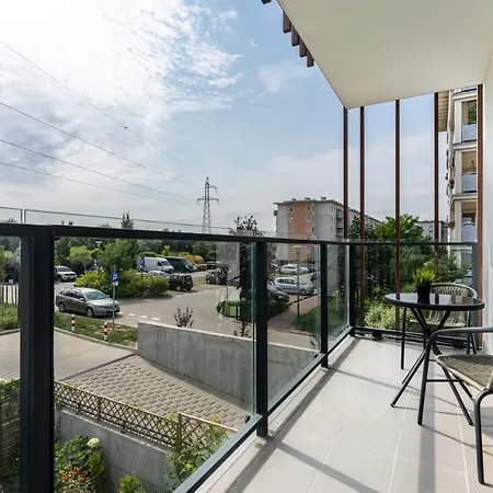 דירה Modern With Balcony & Free Garage By Renters *