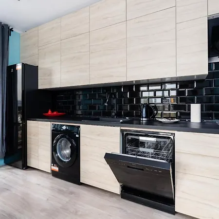 Modern With Balcony & Free Garage By Renters Πόζναν