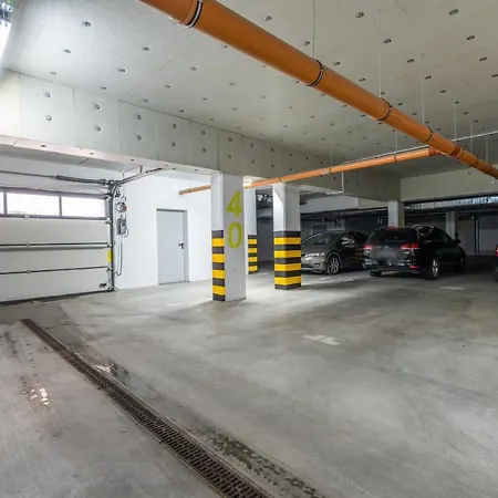 Modern With Balcony & Free Garage By Renters * ポズナン