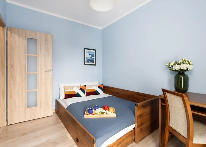 Modern With Balcony & Free Garage By Renters