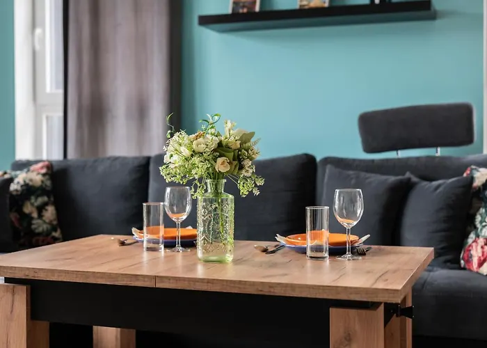 Modern With Balcony & Free Garage By Renters Апартаменты *