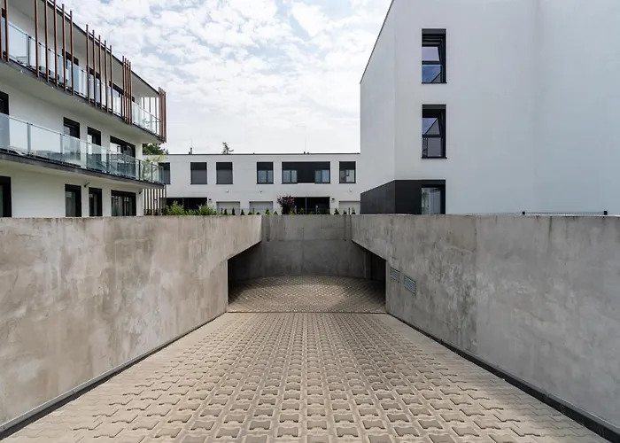 Апартаменты Modern With Balcony & Free Garage By Renters